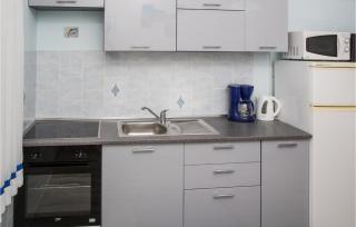Lovely Apartment In Povljana With Wifi - 3
