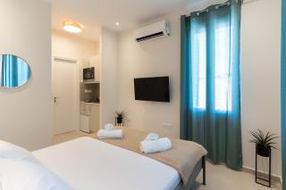 Sea & Salt Boutique Apartment 3 - 5