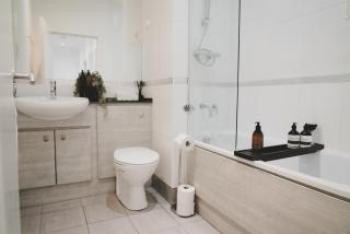 Newcastle City Centre Stay for Contractors - - 5