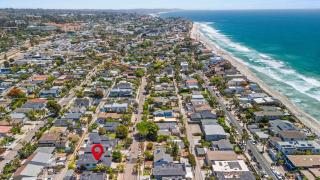 Contemporary Indoor Outdoor Living Walk to Beach - Encinitas - 1
