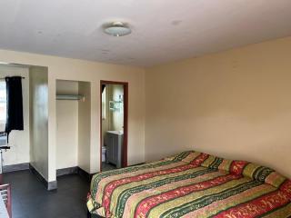 Slumberland Motel - 1