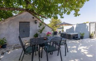 1 Bedroom Beautiful Home In Hreljin - 2