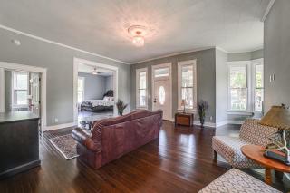 9 Mi to Kentucky Lake Spacious Victorian Home! - 5