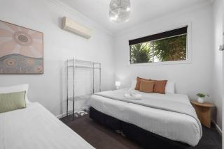 Hargreaves St - Group Holiday 8BR - Bendigo CBD - 2