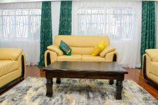 Luxury Exclusive 5Bedroom Home - Perfect for Families & Groups - Nairobi - 8