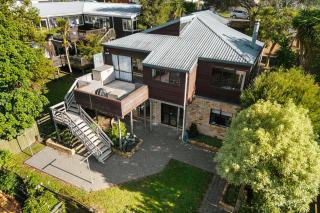 Waiake Family Retreat - Auckland Holiday Home - Auckland - 0