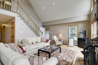 Four Seasons Chalet - Waterbury Center - 1
