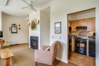 Lodge Condo 4 - 7