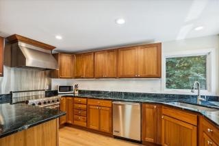Maple House - 9