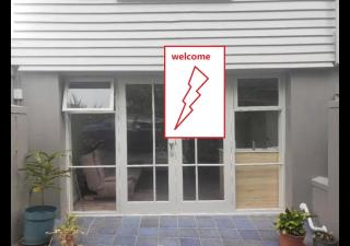 1 Queen Bed and 1 Sofa Bed, Serviced Studio B - Auckland - 5