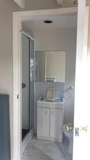 1 Queen Bed and 1 Sofa Bed, Serviced Studio B - Auckland - 2