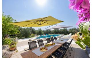 5 Bedroom Cozy Home In Kastel Sucurac - Kaštela - 4