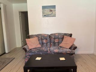Private Entrance Room w bath & kitchenette - Not an Apartment - Gainesville - 4