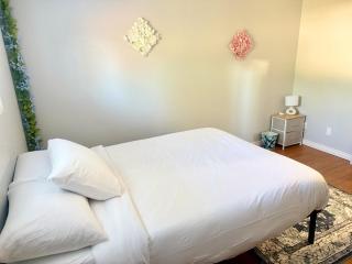 Cozy 4BR Near Park & Downtown - Lethbridge - 4