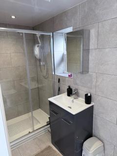 Stylish modern Guest house - Bedford - 6