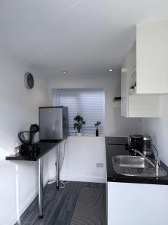 Stylish modern Guest house - Bedford - 4