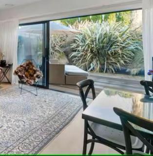 Modern stylish private one bedroom apartment - Wanaka - 1