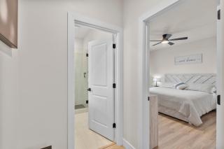 Modern Loft Getaway 25 Min to Zion, Walk to Food and Parks - 2