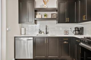 Modern Loft Getaway 25 Min to Zion, Walk to Food and Parks - 1