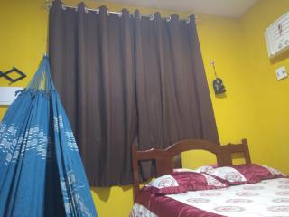 Quitinete para solteiro ou casal - quarto duplo com banheiro e cozinha privativos - Manaus - 8
