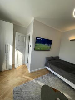 POKOJE i APARTAMENTY LIMONKA do plaży 900m STOCZNIOWCÓW 13 - Gdynia - 1