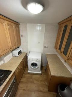 Tanners End Apartment - Edmonton - 9