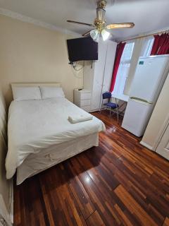 Tanners End Apartment - Edmonton - 7