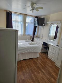 Tanners End Apartment - Edmonton - 2