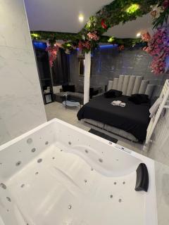 Room & Jacuzzi - Stade de France - 6