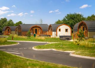 Wild Acre Village At Sundown Adventureland - Retford - 6