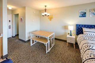 Beachfront Studio - No Stairs - Patio - Full Kitchen - 1