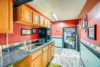 1 Mi to Hatfield-McCoy Trails Apt in Matewan - - 8