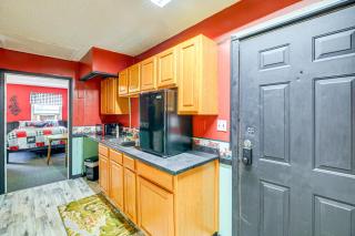 1 Mi to Hatfield-McCoy Trails Apt in Matewan - - 5