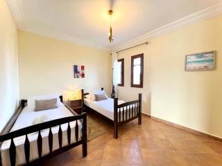 Bright Haven - Lilacs Garden - Cabo Negro - 7