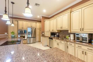 Chill & Spacious 3BR - Beaches & Backyard Fun - West Palm Beach - 8