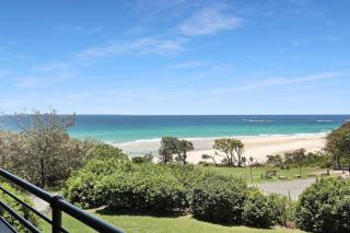 Acutterbove - Stradbroke Escape - Point Lookout - 0