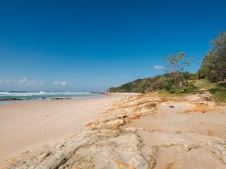 Acutterbove - Stradbroke Escape - Point Lookout - 9