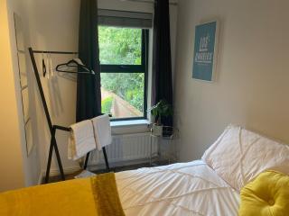 Modern 2 Bed apartment w parking - Belfast - 2