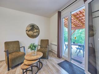 Holiday Home in Mauroux with Pools & Vineyards - 4