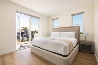 Airy Ocean Beach Home with Coastal Views - San Diego - 7