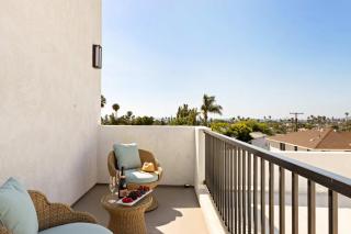 Airy Ocean Beach Home with Coastal Views - San Diego - 6