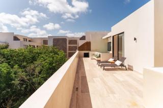 Sleek Penthouse Escape With Rooftop Pool - Tulum - 2
