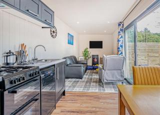 Woodland Lakes Boutique Lodges - - 8