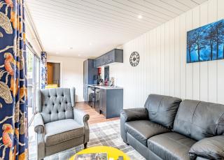 Woodland Lakes Boutique Lodges - - 2