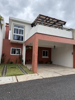 Private house, excellent location - Villa Canales - 0