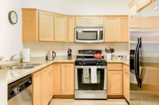 Extra Large Full Service Apt Near UCLA with Garden Views - Glendon - Los Angeles - 4
