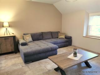 Gîte de Charme avec Terrasse Privative et Grand Jardin près du Parc Le Pal - FR-1-489-339 - Thiel-sur-Acolin - 1