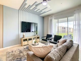 Fantastic 2BR Condo with Console & Waterpark - 1