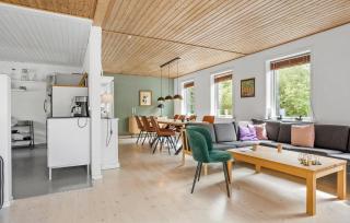 4 Bedroom Amazing Home In Østermarie - Østermarie - 9