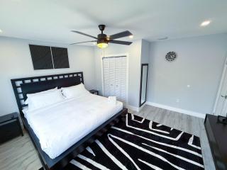 The LuxeLanding MIA- Swimming pool, Oasis Lounge, Mini Golf, BBQ and Hibachi Grill , and Outdoor Games - Miami - 2